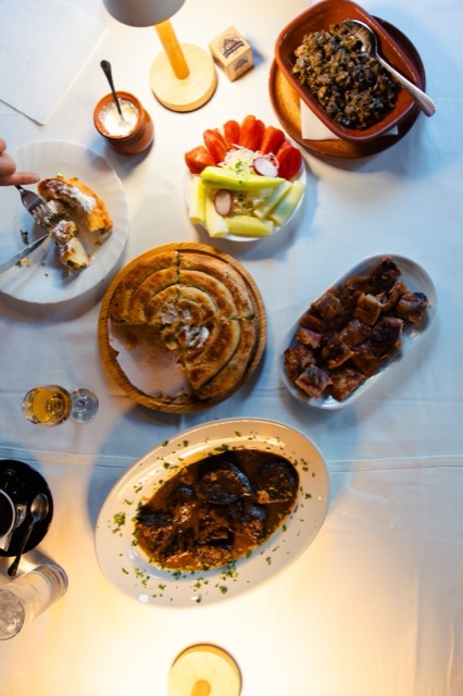 Domaća trpeza — pita, pečenje i predjela, restoran domaće kuhinje Beograd